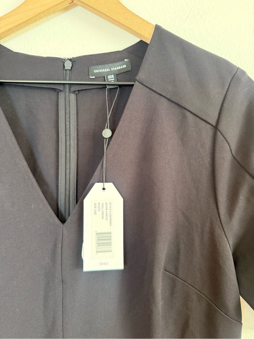 Universal Standard Moira V-neck Dress - Picture 4 of 7